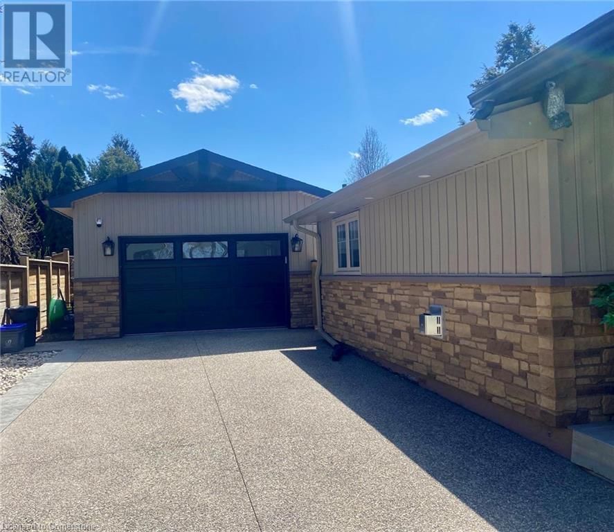 12 PINEWOOD AVENUE Image 32