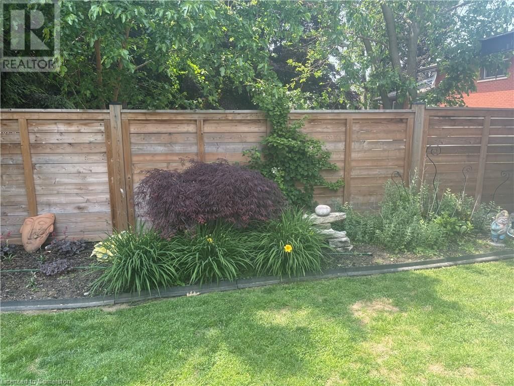 12 PINEWOOD AVENUE Image 34