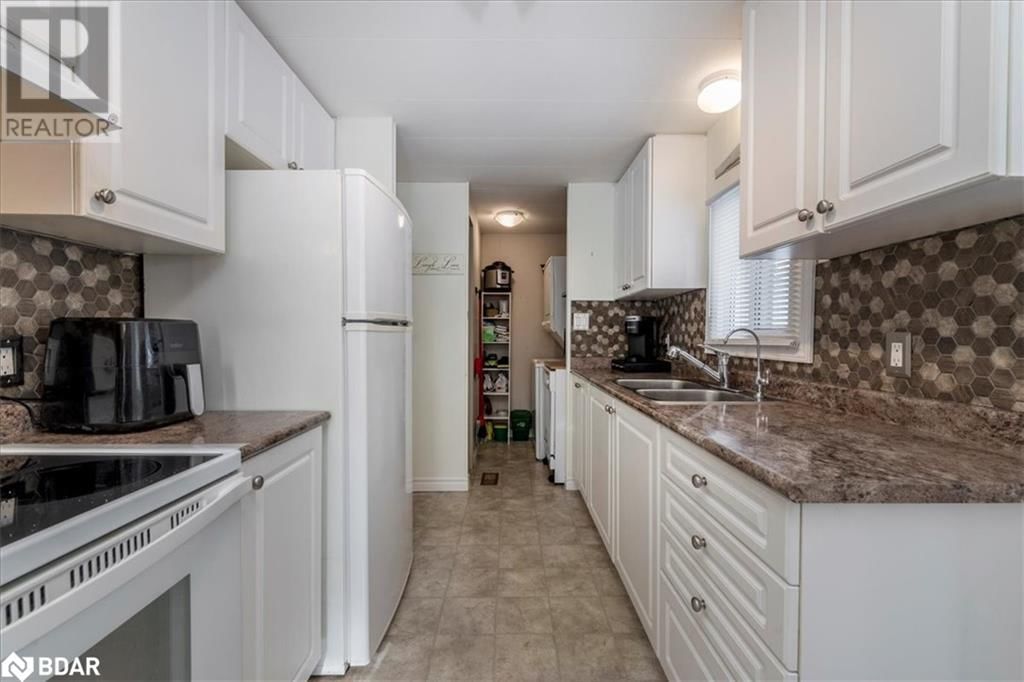18 HAWTHORNE DRIVE Image 11