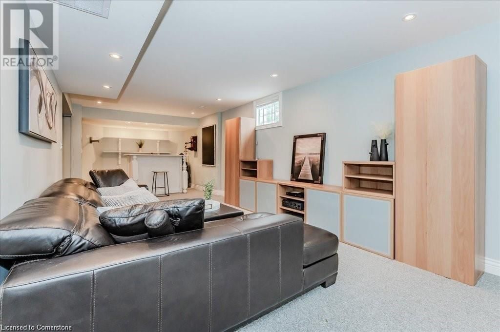 15 TRELAWNEY STREET Image 32