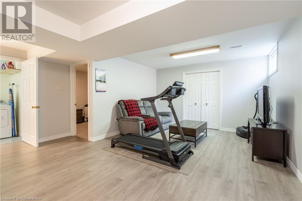 58 HARRIS AVENUE Image 21