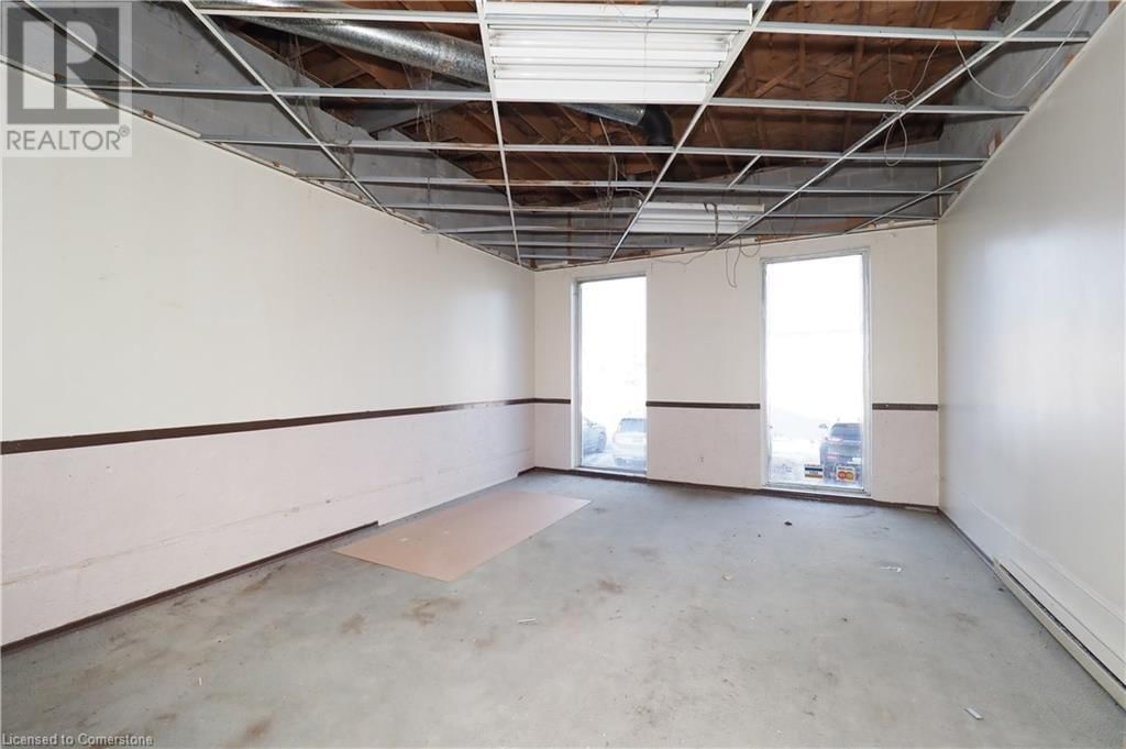 100 DUNDAS STREET EAST Image 7