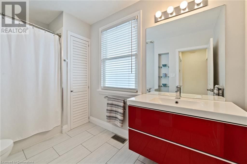407 QUEEN MARY DRIVE Image 23