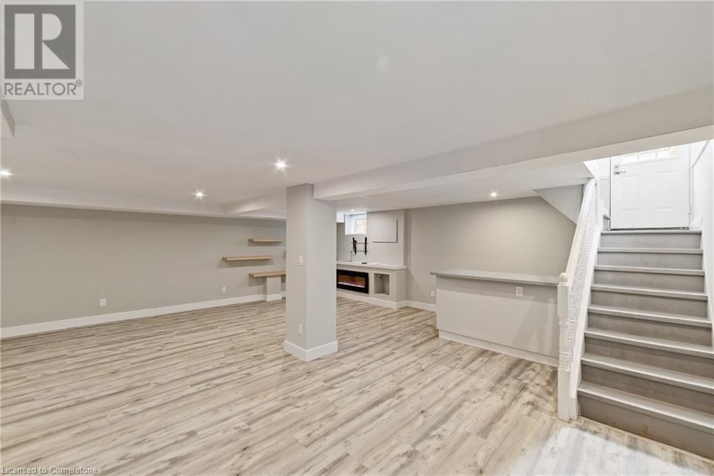407 QUEEN MARY DRIVE Image 26