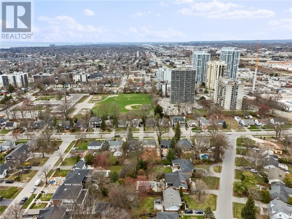 407 QUEEN MARY DRIVE Image 39