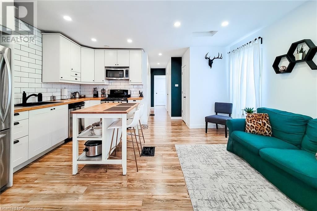 18 ELLIS AVENUE Image 10