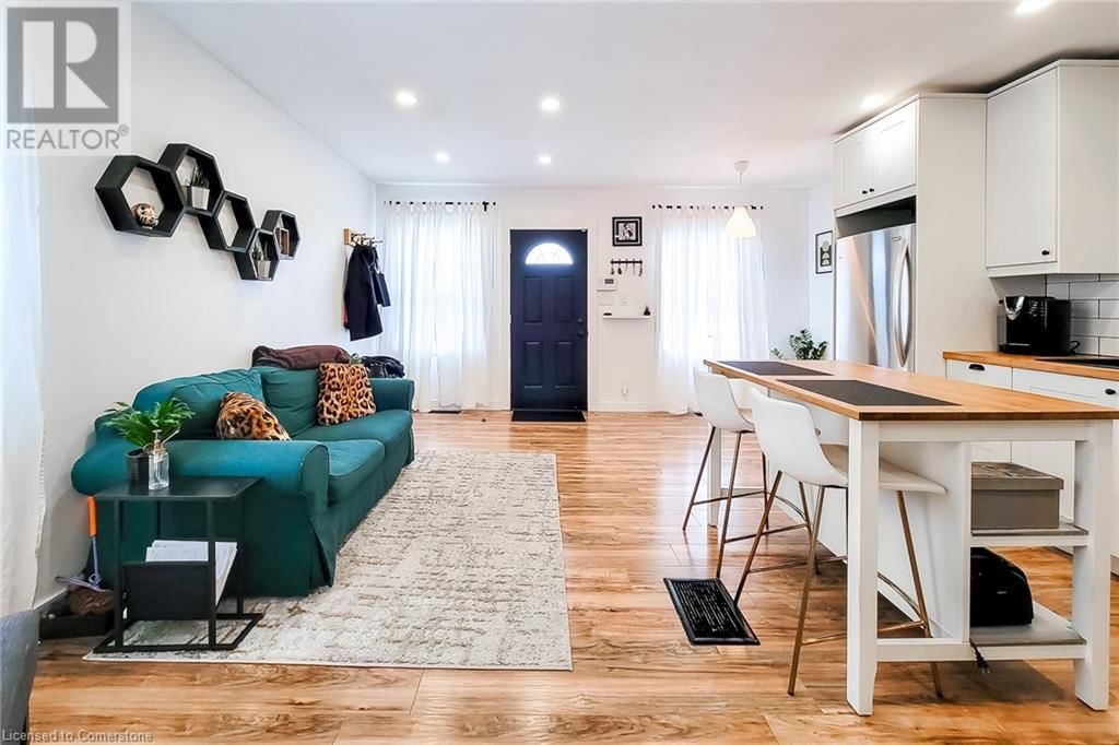 18 ELLIS AVENUE Image 13