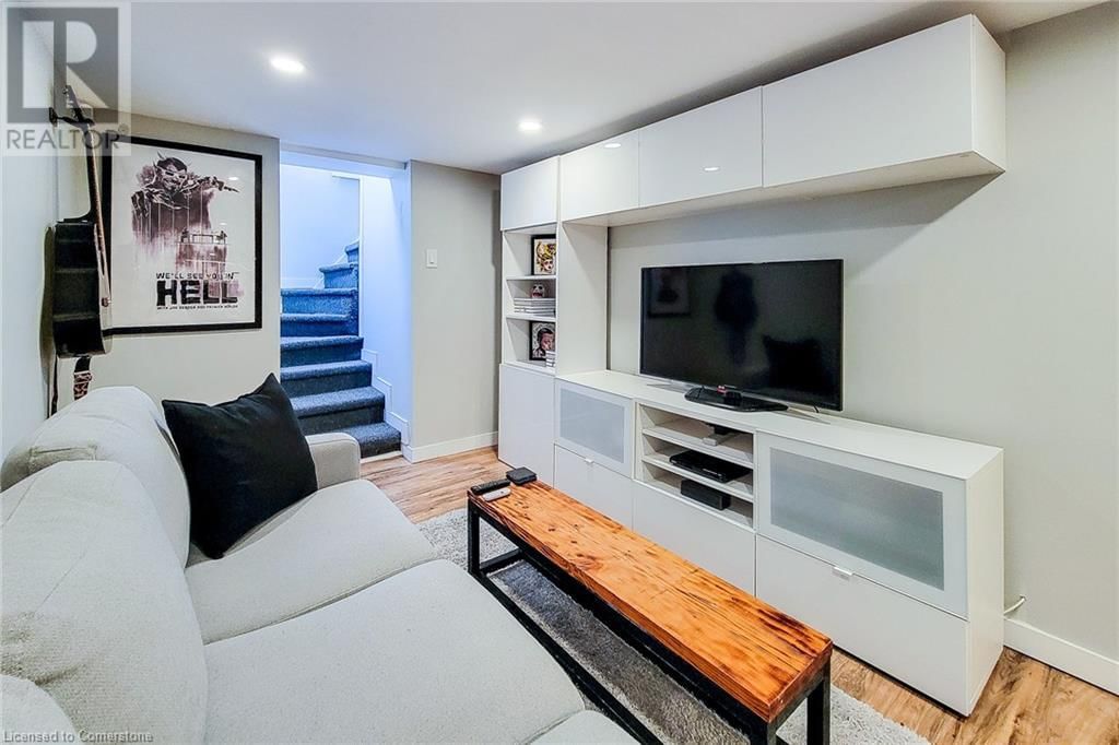 18 ELLIS AVENUE Image 30