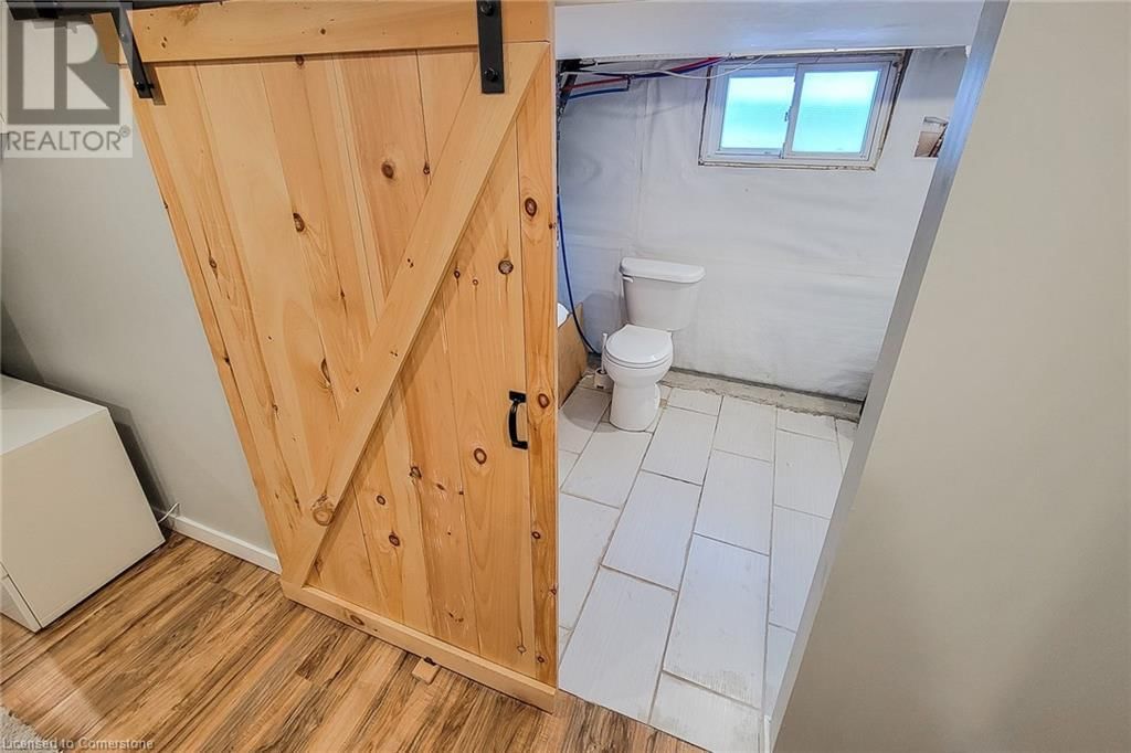 18 ELLIS AVENUE Image 34