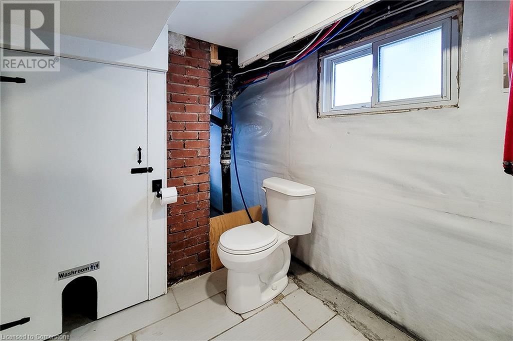 18 ELLIS AVENUE Image 35
