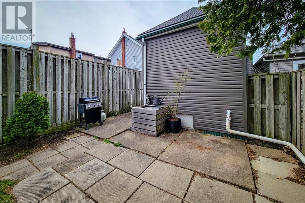 18 ELLIS AVENUE Image 4