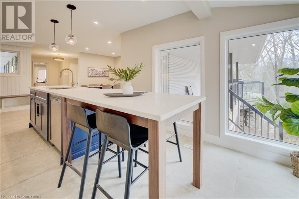 279 FERNDALE PLACE Image 13