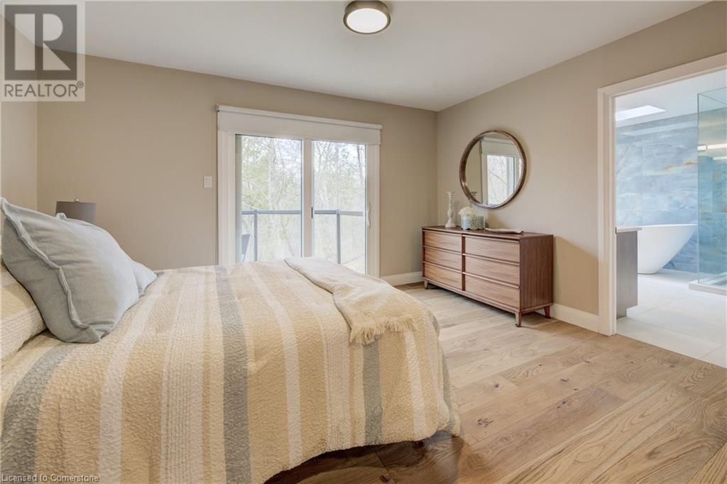 279 FERNDALE PLACE Image 18