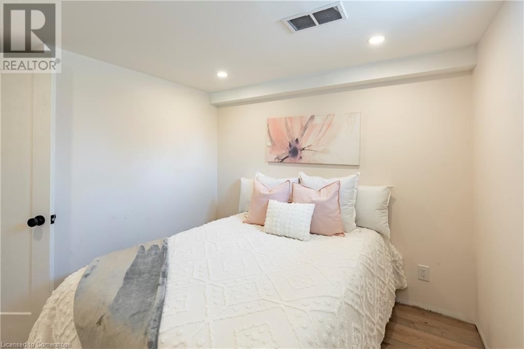 227 BRIDGEPORT ROAD EAST Image 35