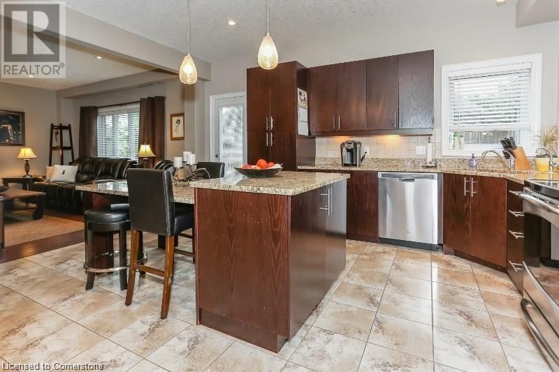 124 DUTTON WAY Image 12
