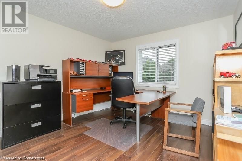 124 DUTTON WAY Image 16