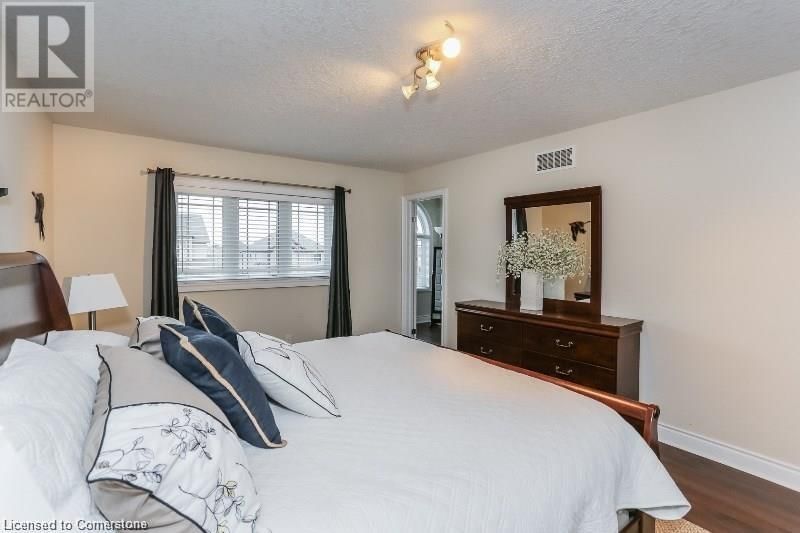 124 DUTTON WAY Image 20
