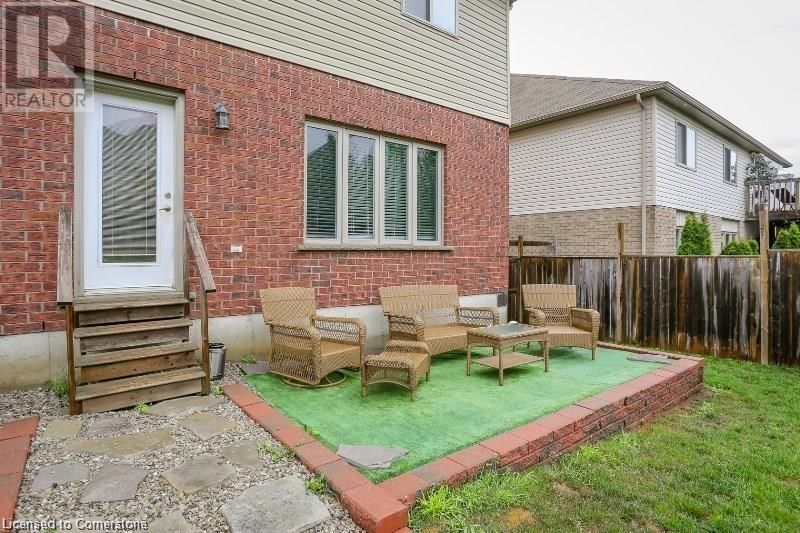 124 DUTTON WAY Image 30