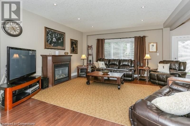 124 DUTTON WAY Image 6
