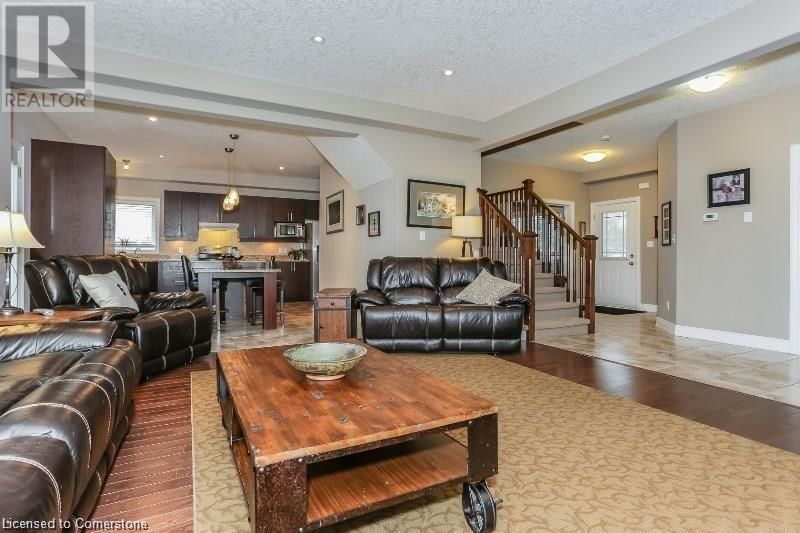 124 DUTTON WAY Image 8