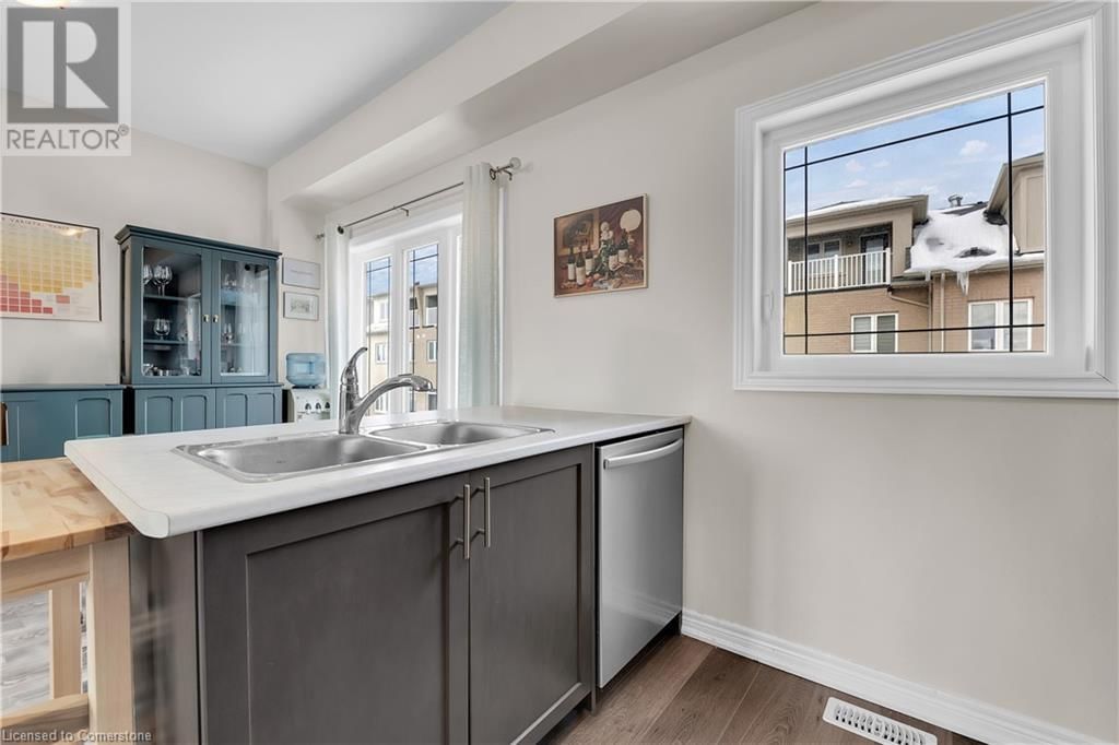 8 - 19 PICARDY DRIVE Image 10