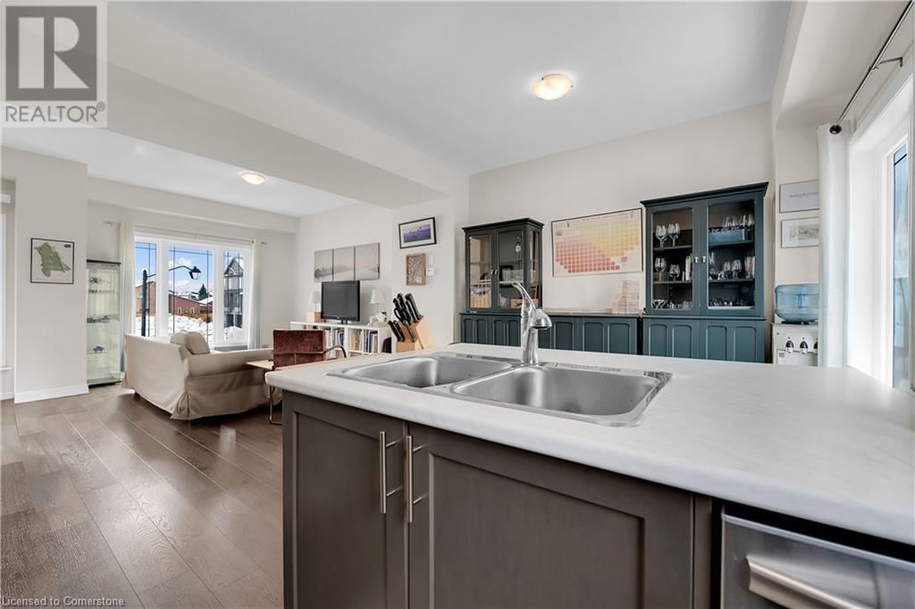 8 - 19 PICARDY DRIVE Image 3