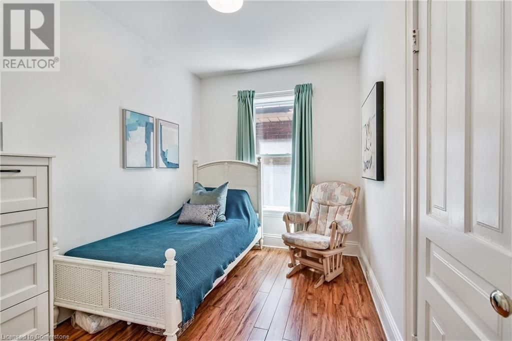 20 LOCKE STREET SOUTH Image 19