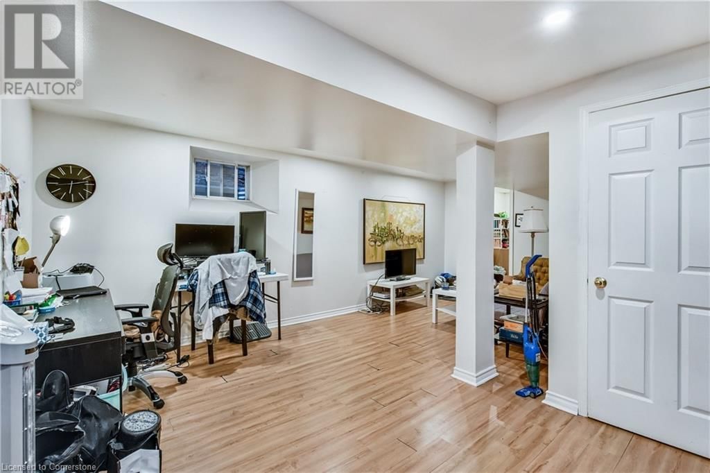 20 LOCKE STREET SOUTH Image 30