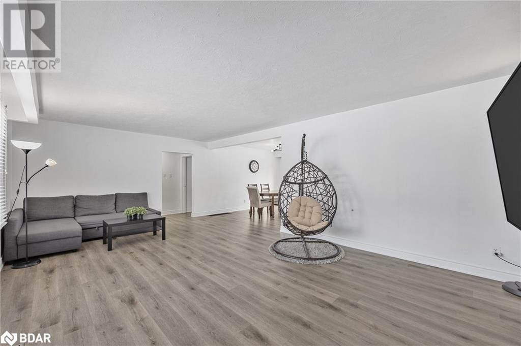 239 WARNICA ROAD Image 3