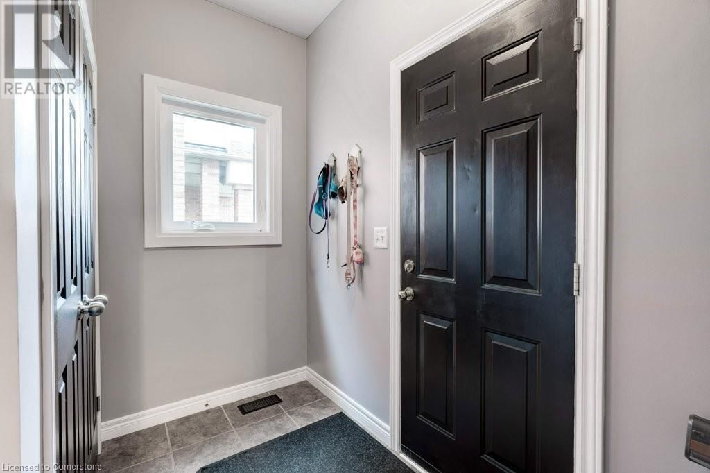 52 COMMANDO COURT Image 6