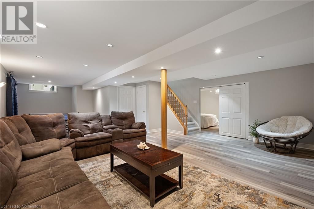 19 BERWICK AVENUE Image 27