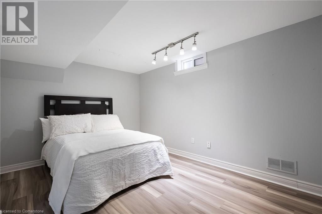 19 BERWICK AVENUE Image 30