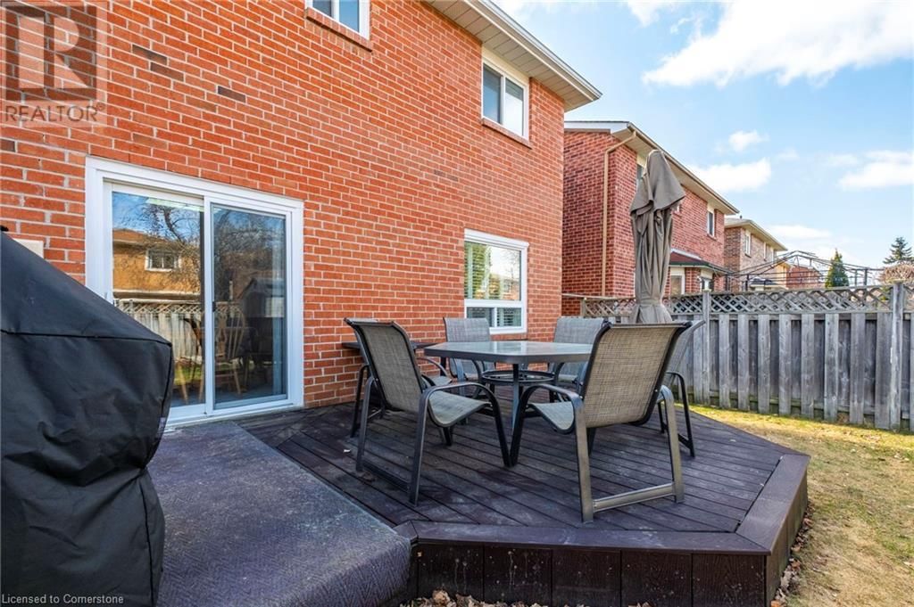 19 BERWICK AVENUE Image 33