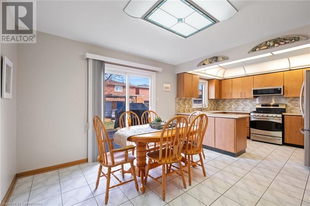 19 BERWICK AVENUE Image 9