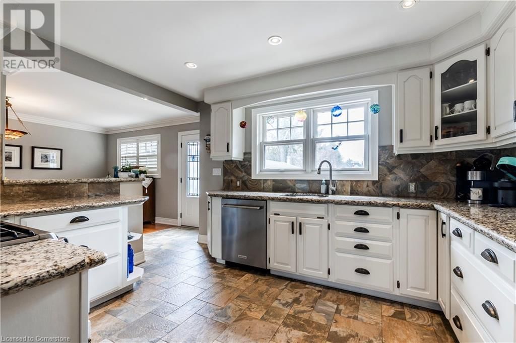 424 HENDERSON ROAD Image 12