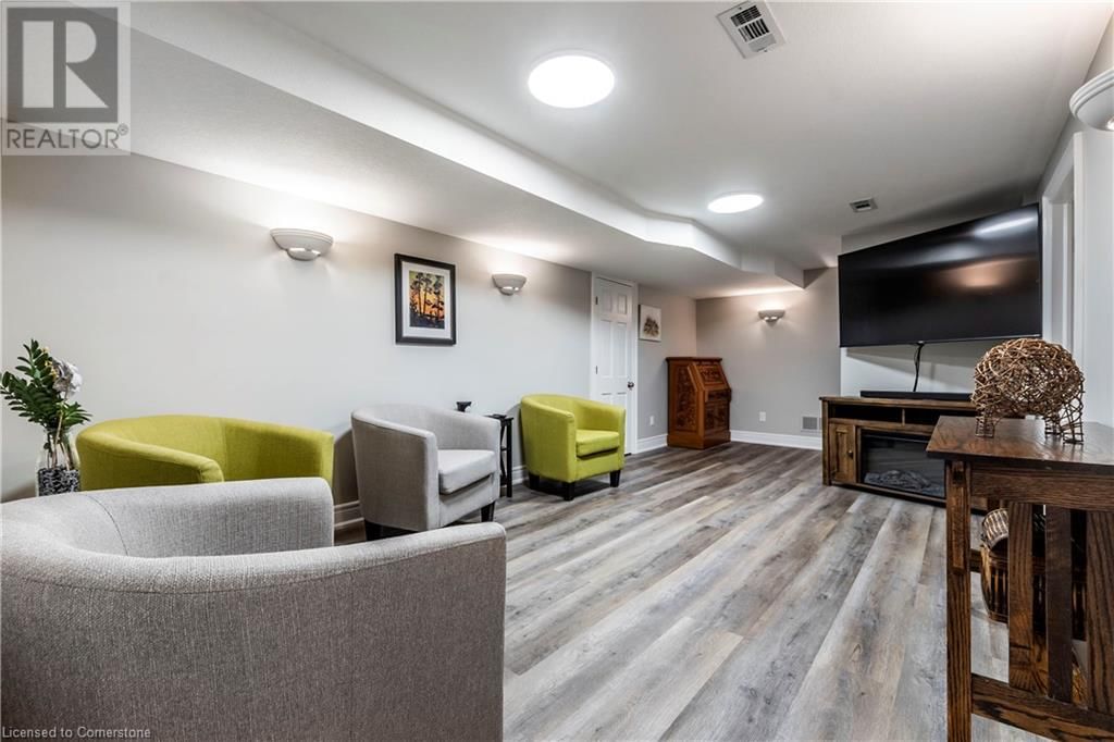 424 HENDERSON ROAD Image 24