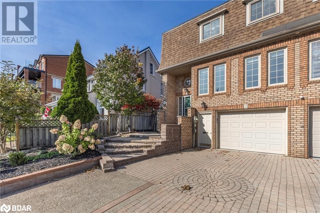 36 KEMPENFELT DRIVE Image 1
