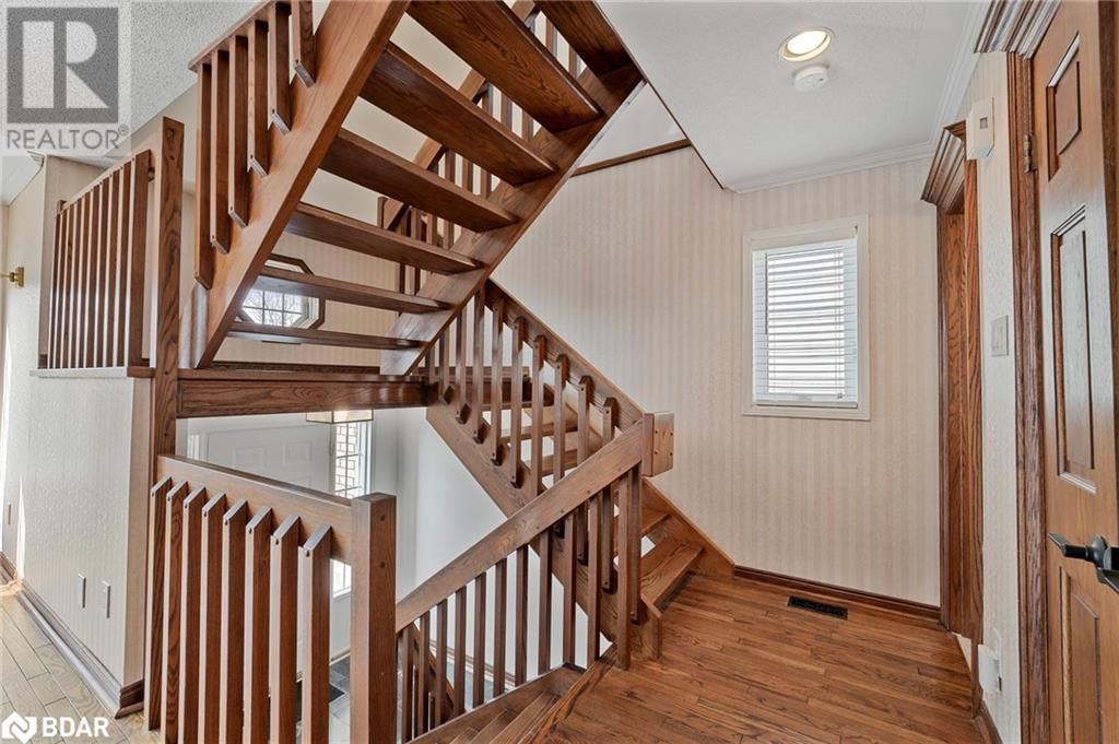 36 KEMPENFELT DRIVE Image 11