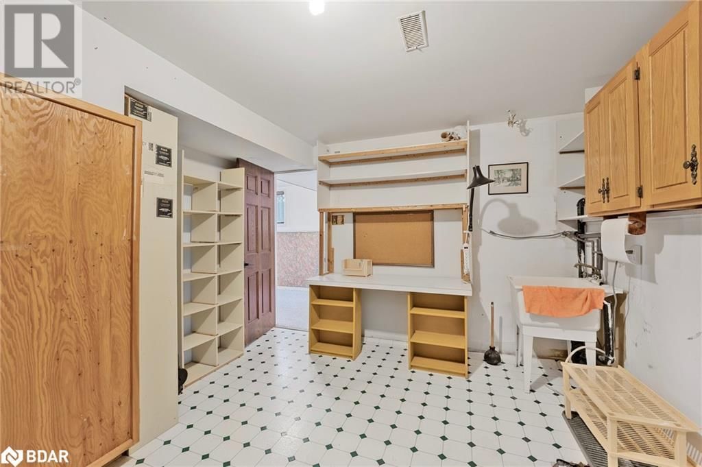 36 KEMPENFELT DRIVE Image 22
