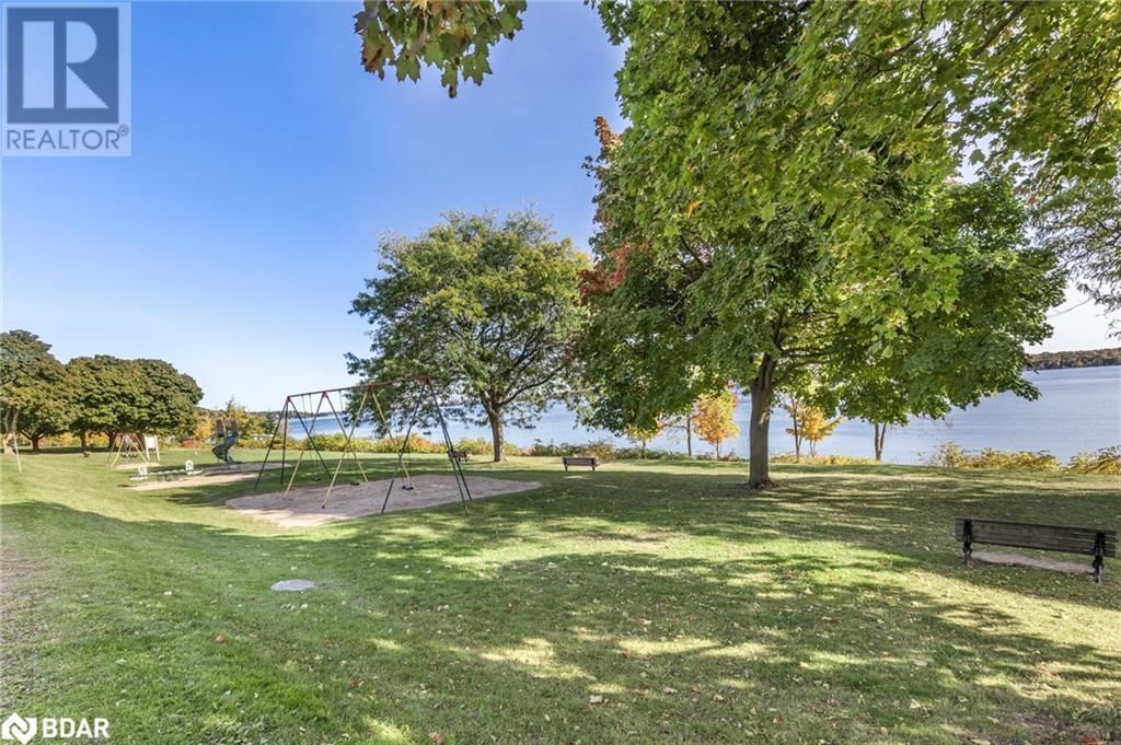 36 KEMPENFELT DRIVE Image 30