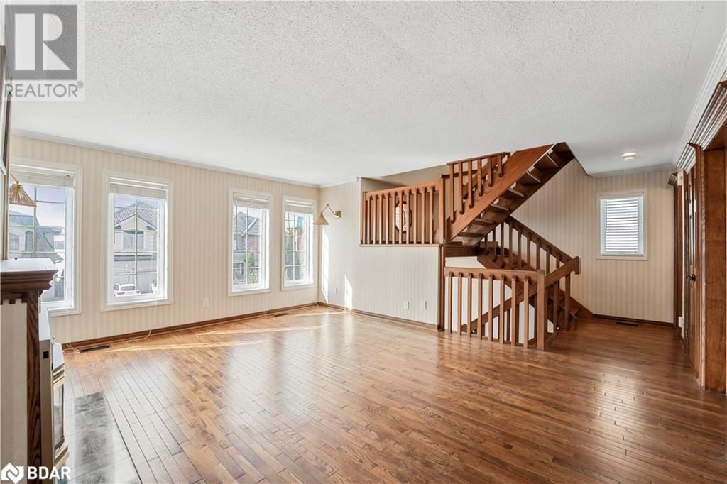 36 KEMPENFELT DRIVE Image 7