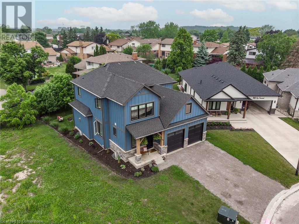 92 IVY CRESCENT Image 1