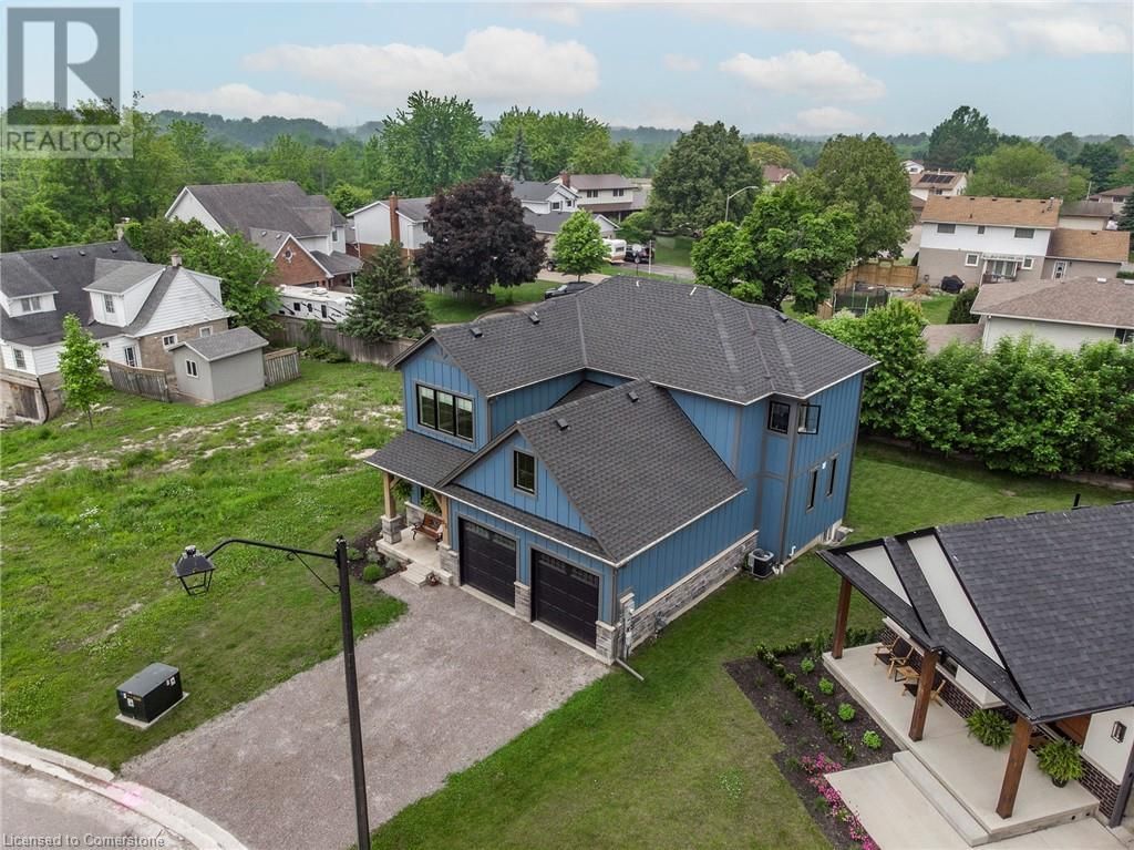 92 IVY CRESCENT Image 24