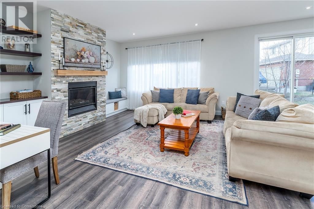 92 IVY CRESCENT Image 4