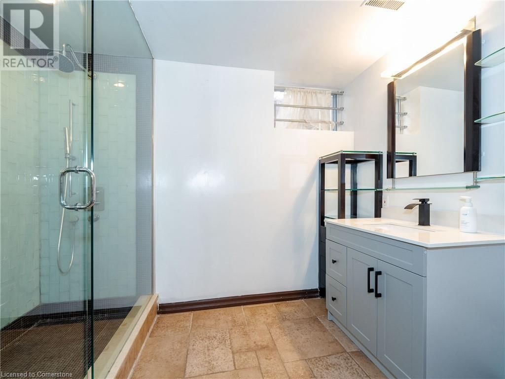 122 ARTEN AVENUE Image 36