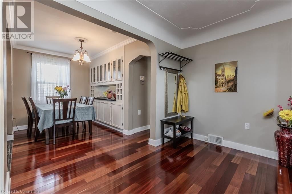 848 UPPER WELLINGTON STREET Image 13