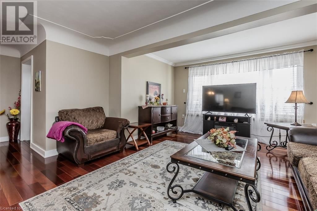 848 UPPER WELLINGTON STREET Image 15