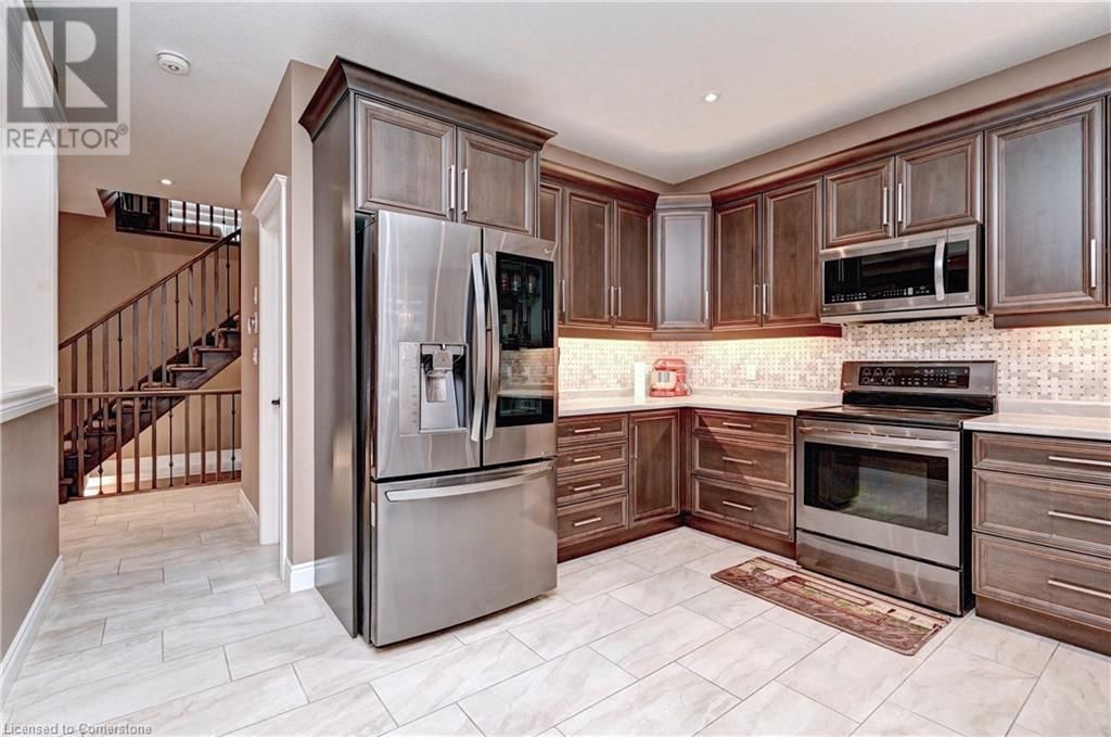 220 LADYSLIPPER DRIVE Image 10