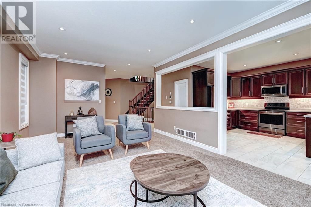 220 LADYSLIPPER DRIVE Image 14