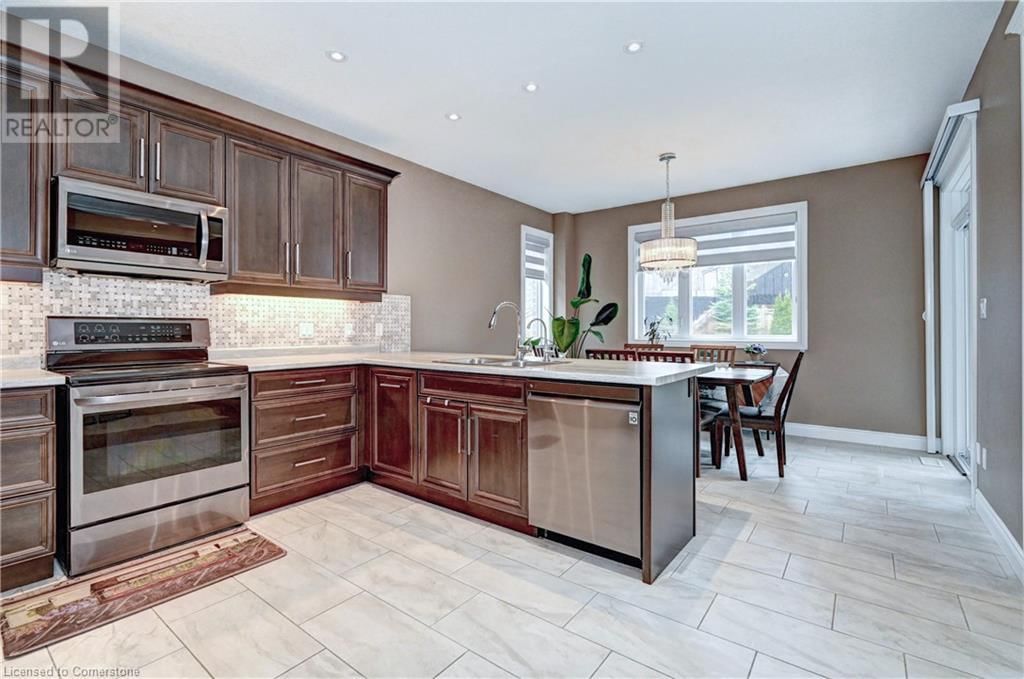 220 LADYSLIPPER DRIVE Image 3